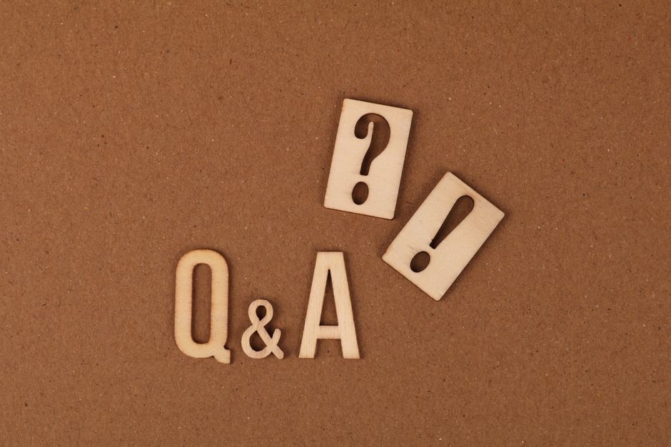 AI Overviews summarizing search results above traditional blue links, signifying the shift in user behavior